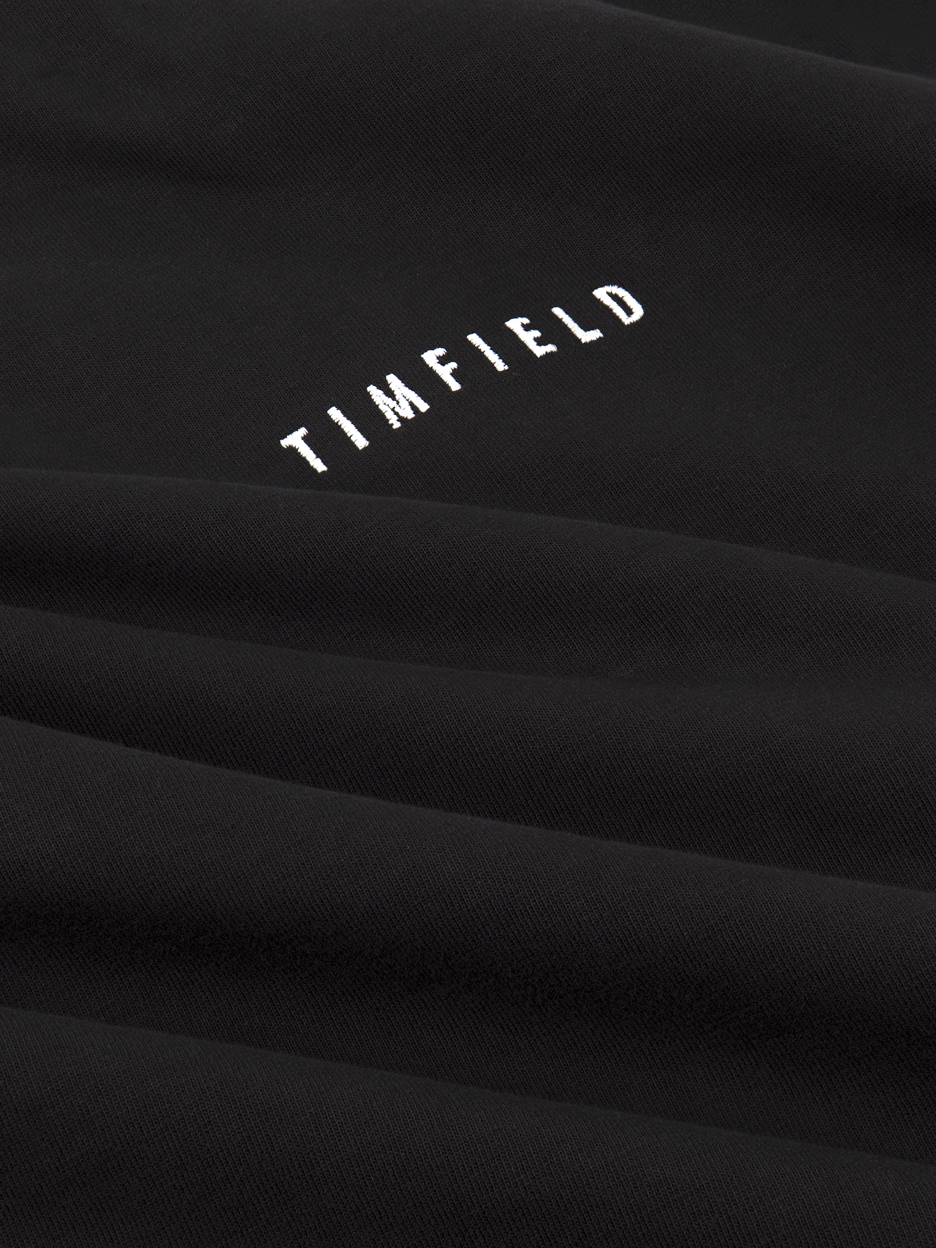FRONT LOGO EMBROIDERY T-SHIRT IN BLACK